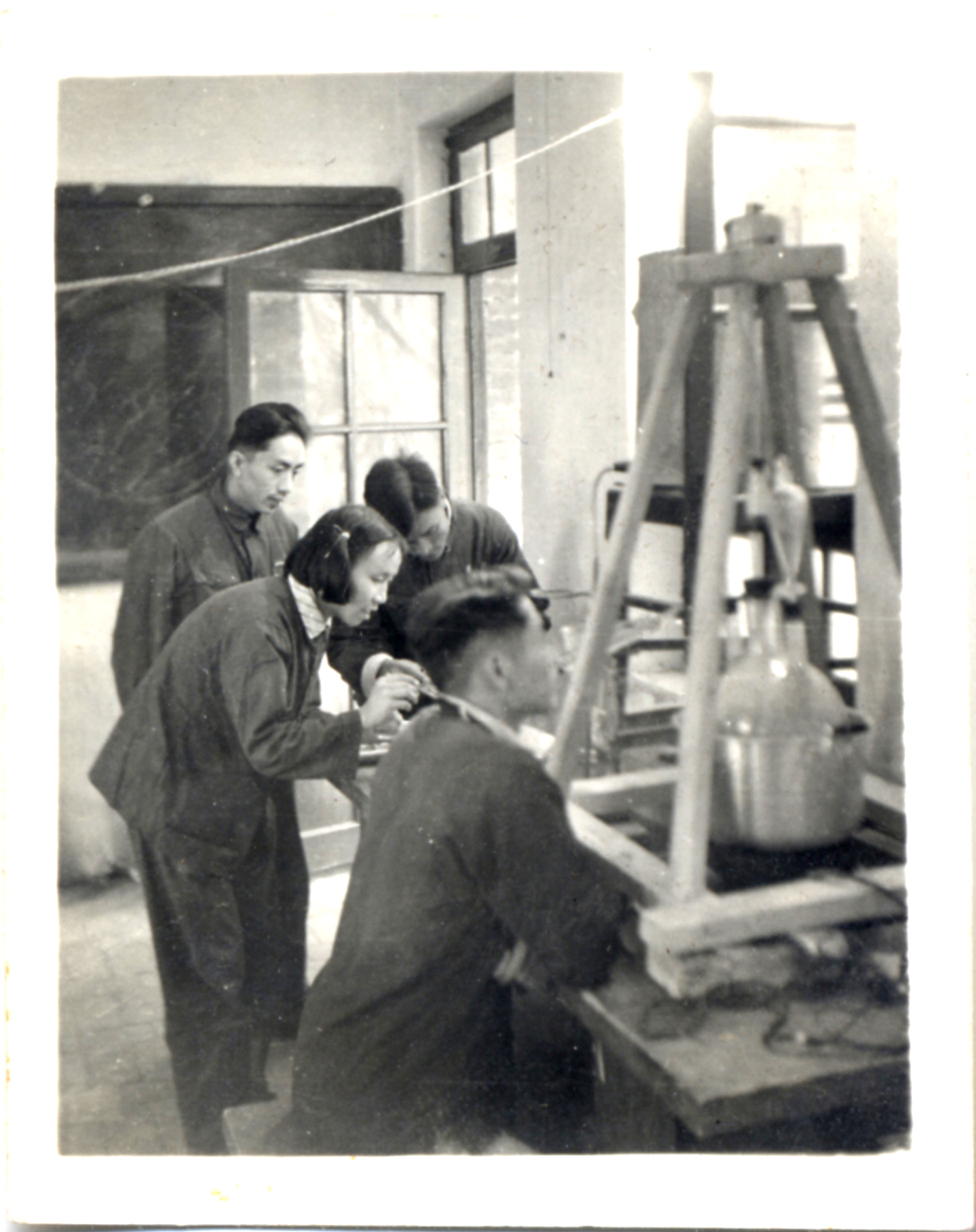 二十世纪五十年代学生实验课照片